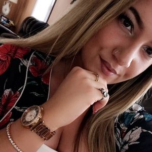 Meet your Posher, Charlotte